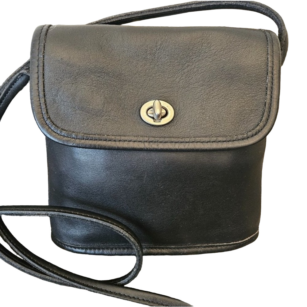 😊SOLD😊 Coach Vintage Tango Flap Black Leather with Nickel Hardware - Picture 2 of 13